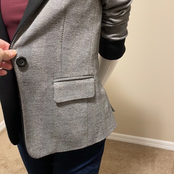 Alice + Olivia Black and White Herringbone blazer NWOT Size Small - Picture 9 of 12